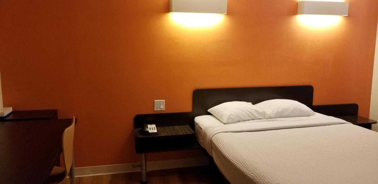 Joys Inn Innisfail, Ab Eksteriør bilde