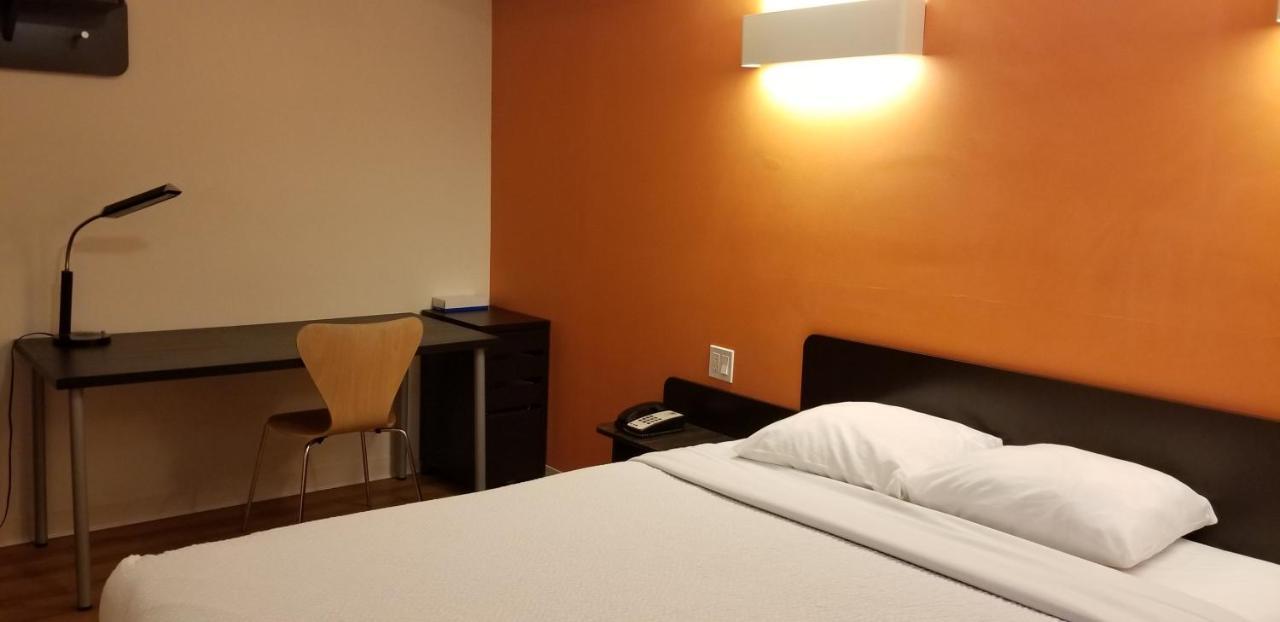 Joys Inn Innisfail, Ab Eksteriør bilde