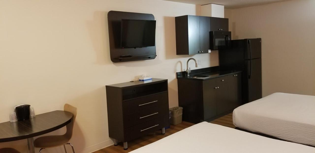 Joys Inn Innisfail, Ab Eksteriør bilde