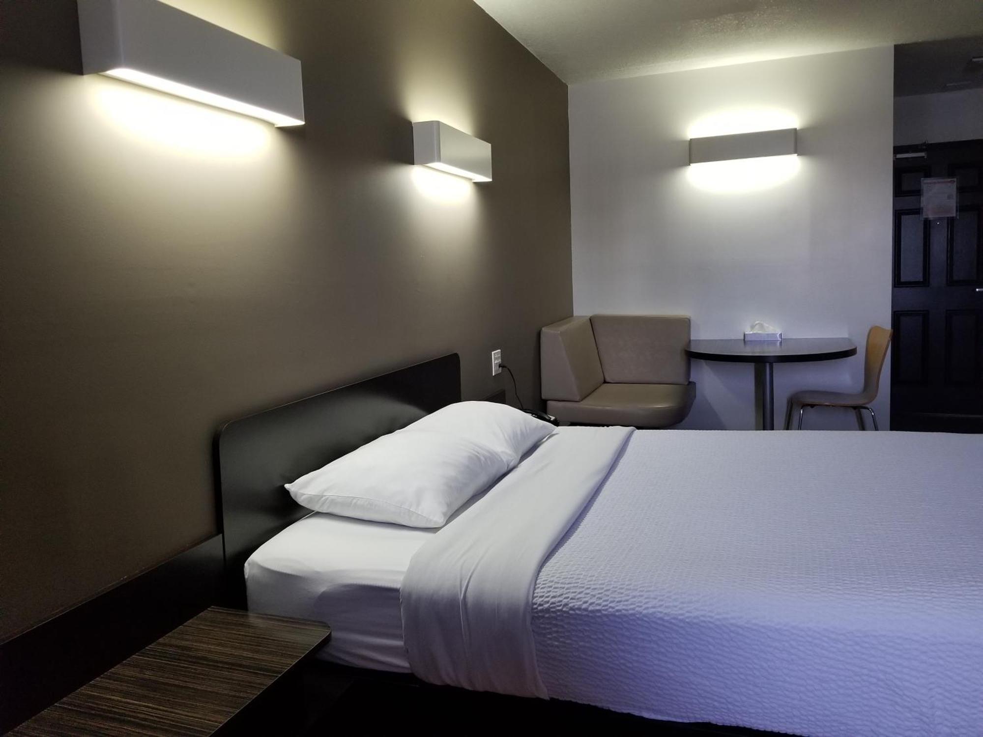 Joys Inn Innisfail, Ab Eksteriør bilde