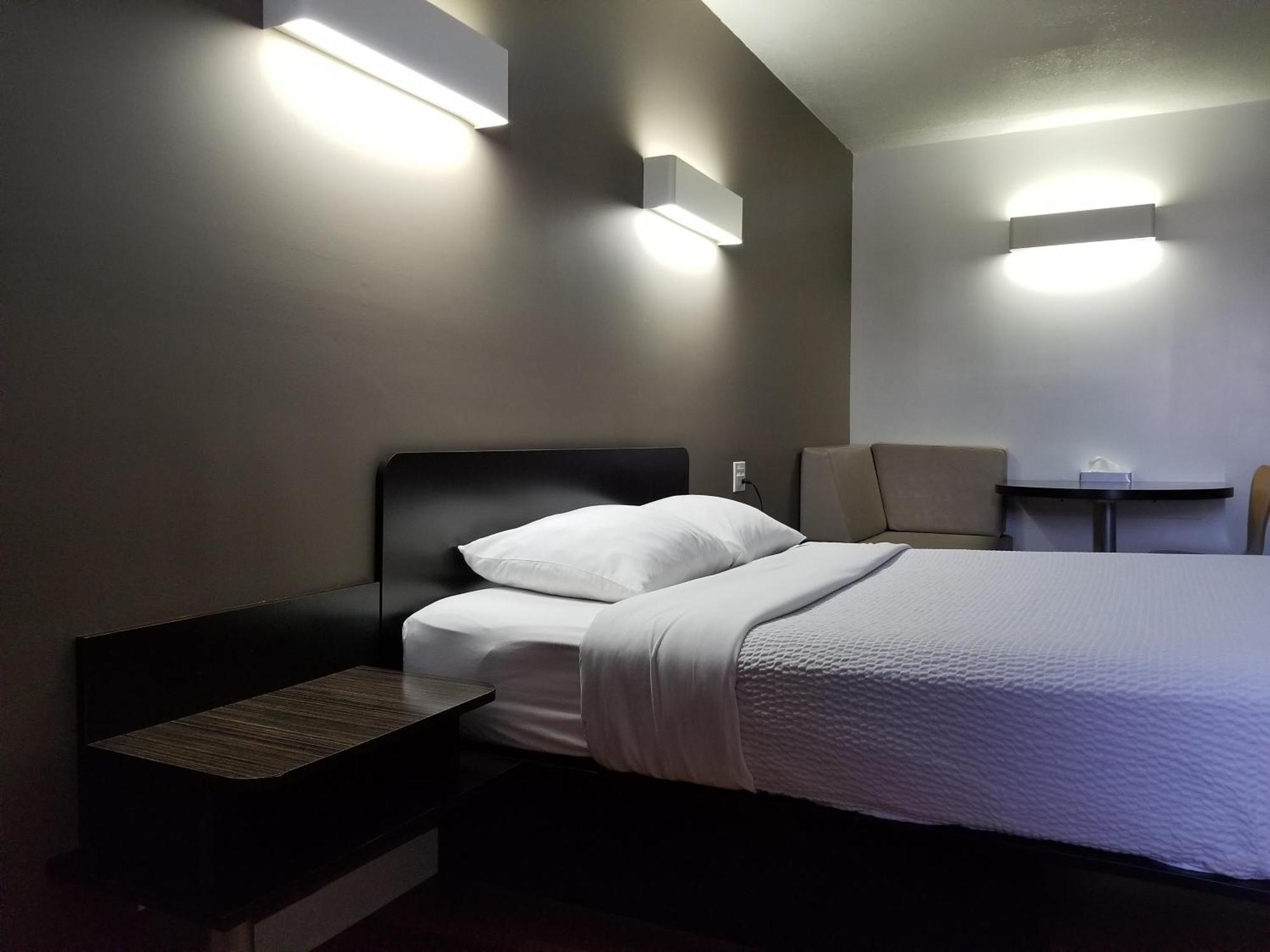 Joys Inn Innisfail, Ab Eksteriør bilde