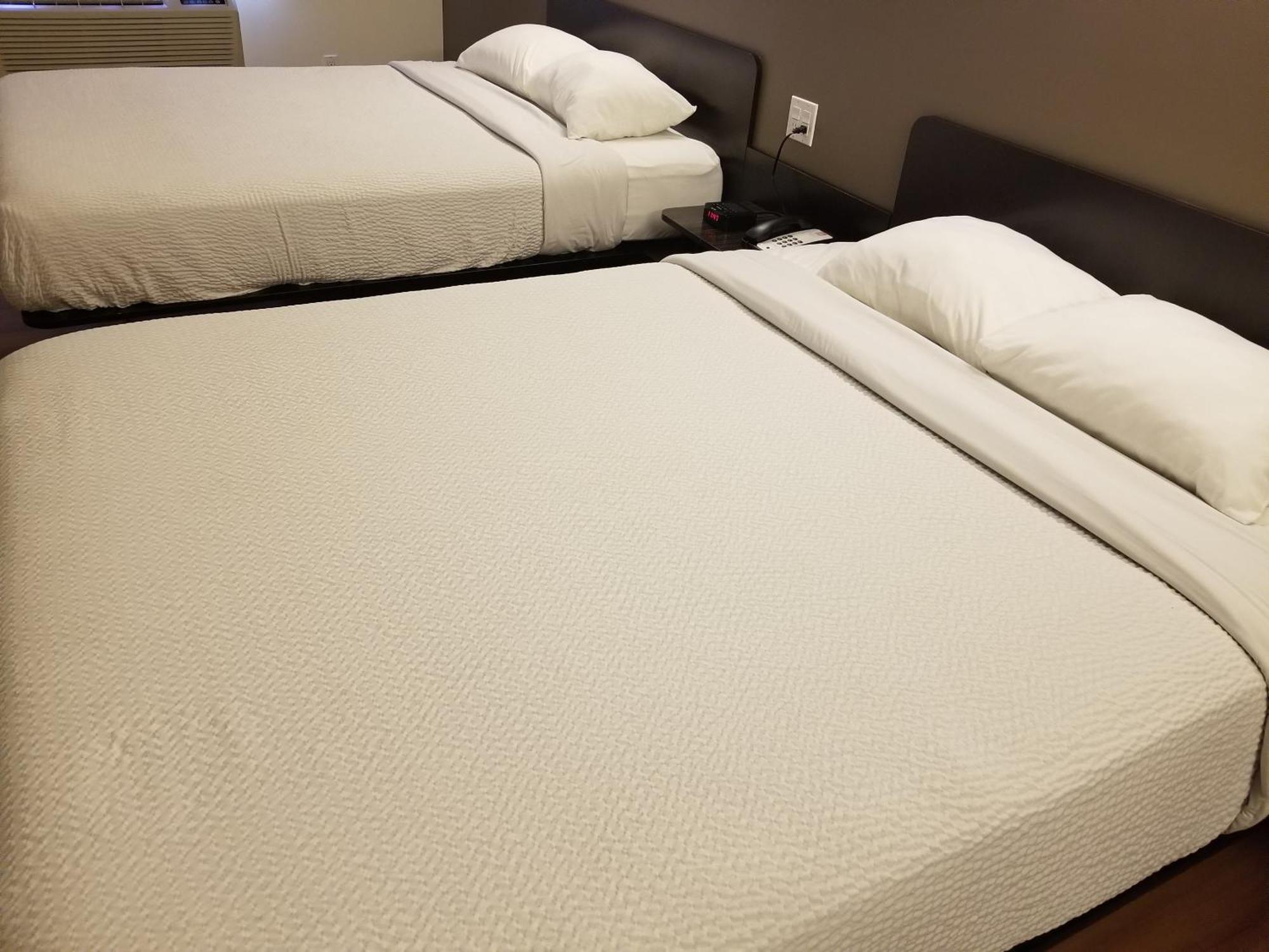 Joys Inn Innisfail, Ab Eksteriør bilde