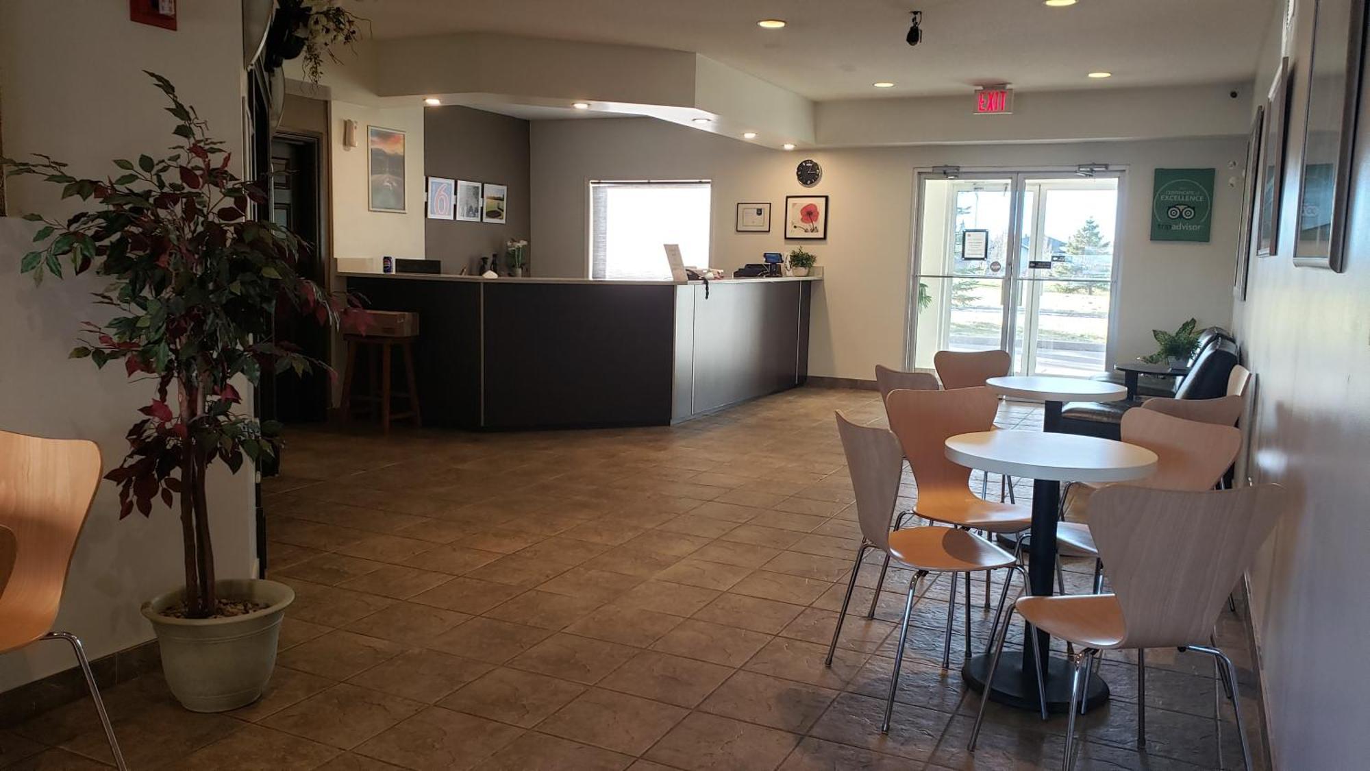 Joys Inn Innisfail, Ab Eksteriør bilde